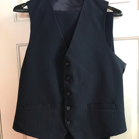 Haggar 3 piece pin stripe Men’s suit-jacket-40 pants 34x30 Dark navy-gray stripe - Picture 5 of 10